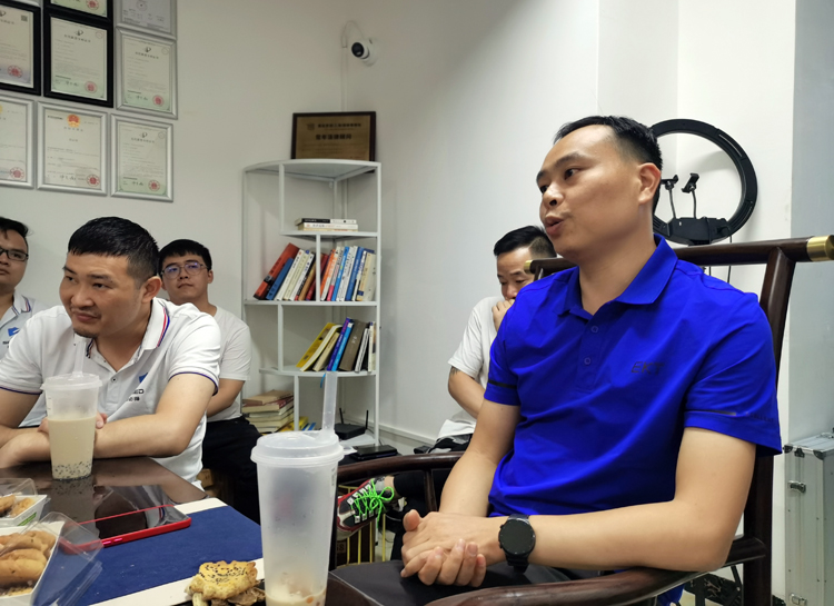 10月前行不止，11月勇攀高峰