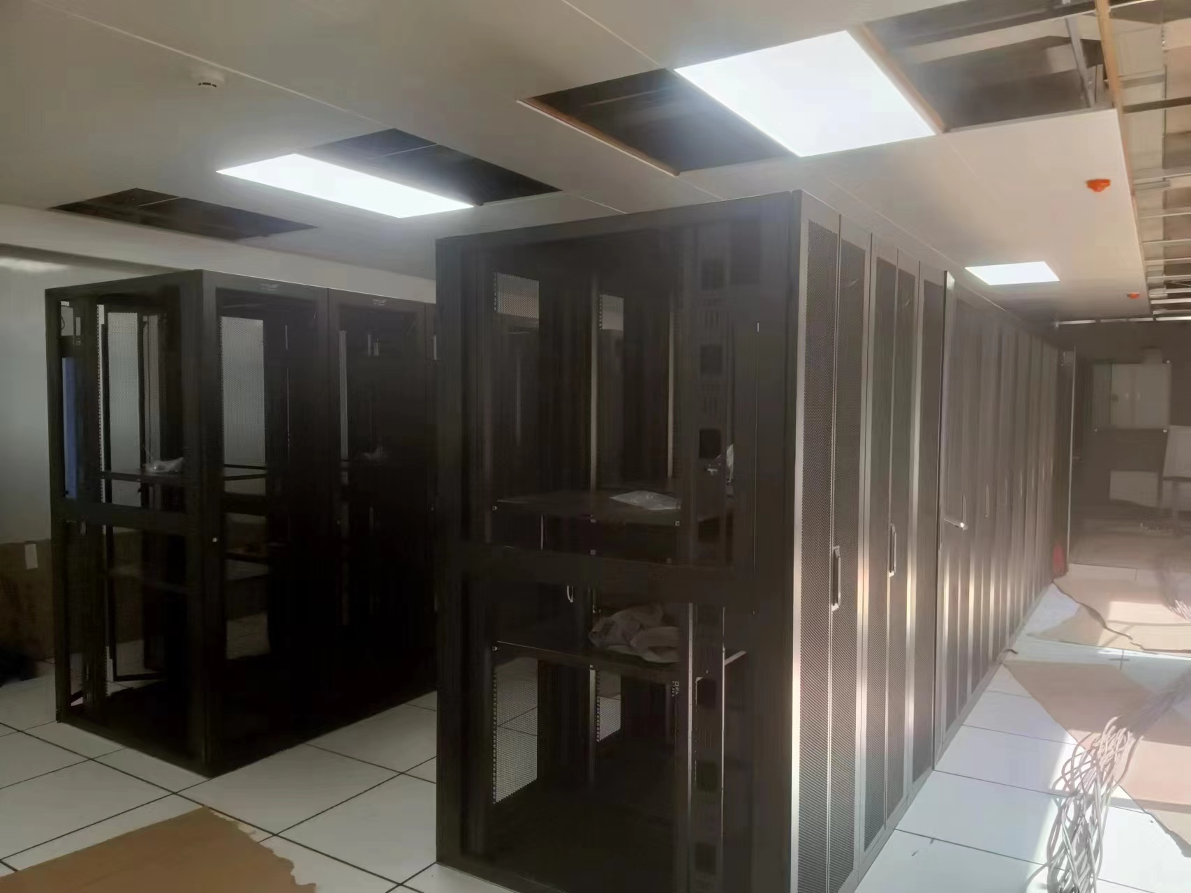 選擇<font color='red'><font color='red'>動環(huán)</font><font color='red'>監(jiān)控</font>系</font>統(tǒng)主機的